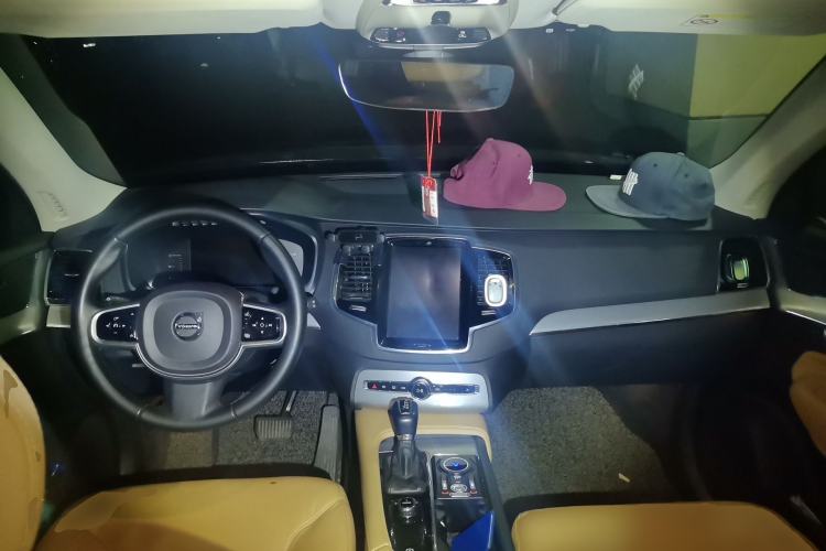 Used Volvo XC90 2016 T5 Zhiyi Edition 7-Seater Center Console