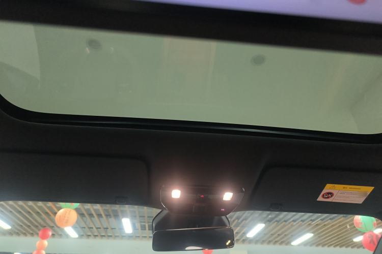 Used Li Auto Li Auto i6 2025 Model Four-Wheel-Drive Standard Type
