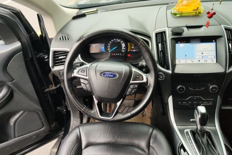 Used Ford Edge 2016 EcoBoost 245 Four-Wheel Drive Titanium Edition 7-Seater Steering Wheel