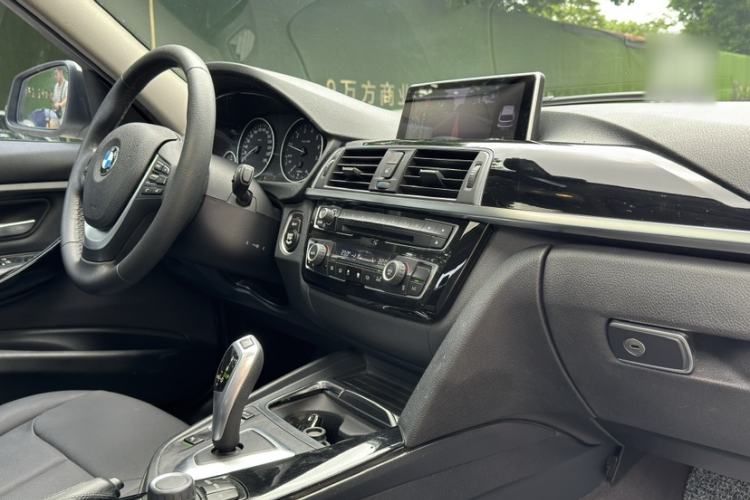 Used BMW 3 Series 2017 318i Fashion Model