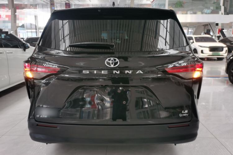 Used Toyota SIENNA 2024 2.5L Hybrid Comfort Edition