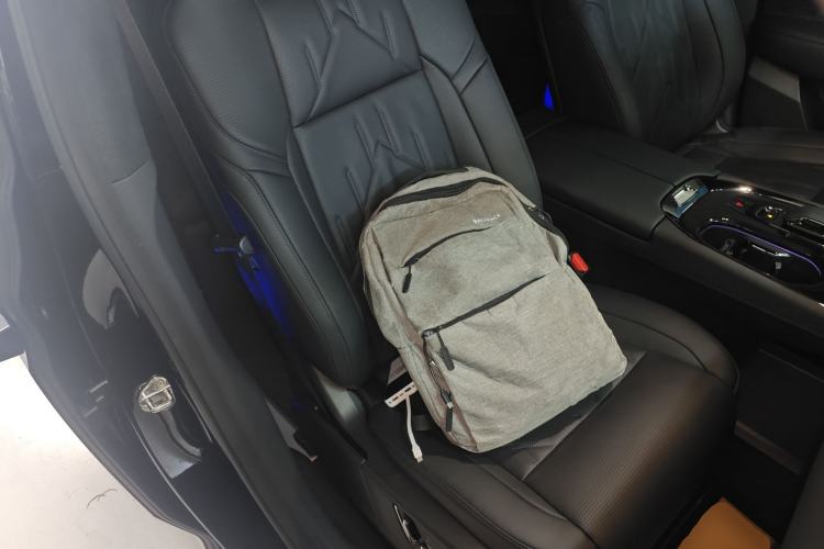 Used Zeekr 009 2024 7-Seater Walk-Through Version Four-Wheel Drive 108 kWh