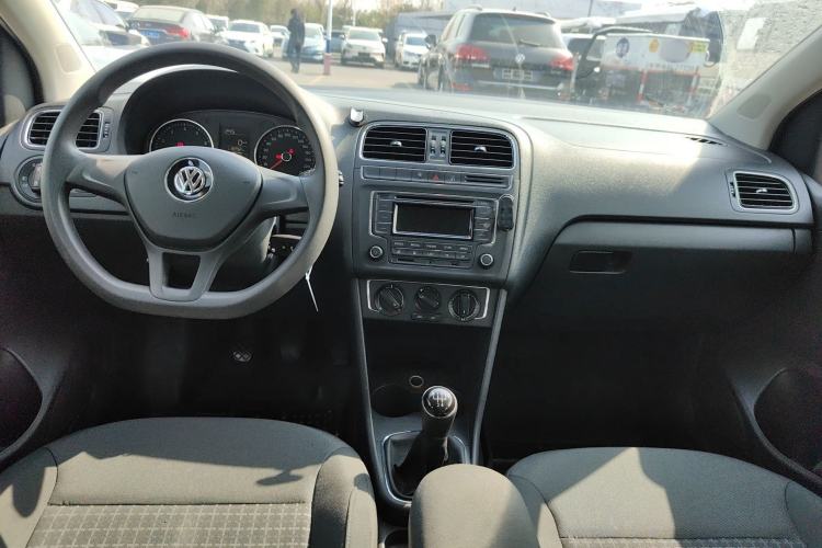 Used Volkswagen Polo 2014 1.4L Manual Comfort Edition Center Console