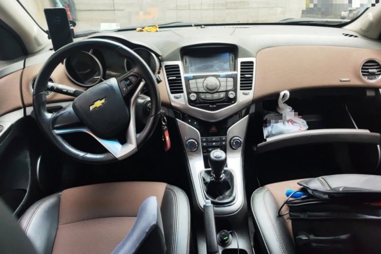 Used Chevrolet Cruze 2013 Hatchback 1.6L Manual Luxury Model
