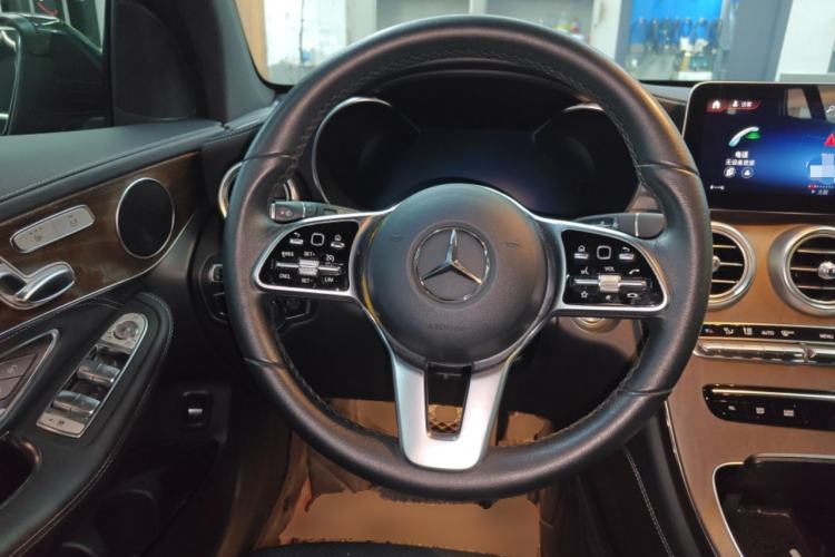 Used Mercedes-Benz GLC 2020 Facelift GLC 260 L 4MATIC Luxury Edition Steering Wheel