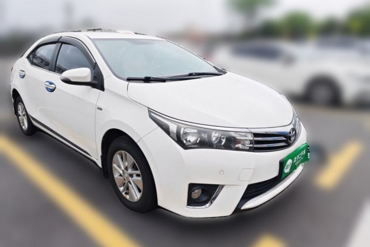 Used Toyota Corolla 2017 1.6L CVT GL Front Right 45 Deg