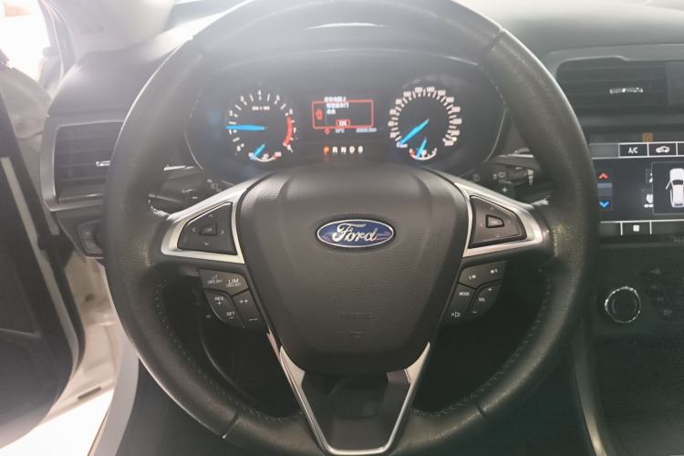 Used Ford Mondeo 2018 EcoBoost 180 Smart Control Fashion Model China VI Standard Steering Wheel