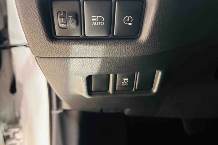 Used Toyota C-HR EV 2020 Luxury Sunroof Edition Interior 8