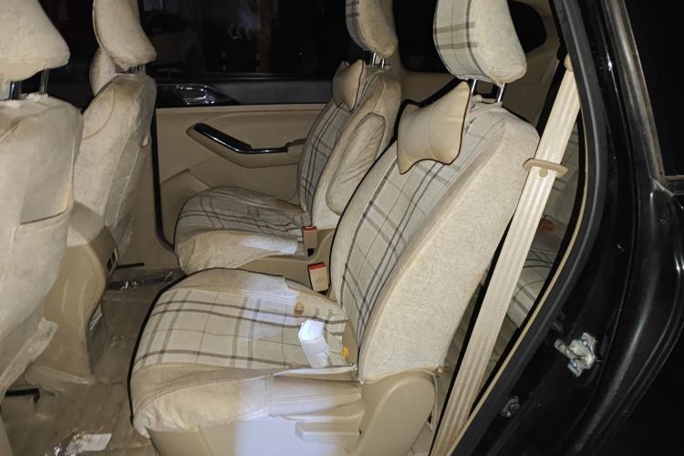 Used Baojun 730 2014 1.5L manual Comfort version 7 seats