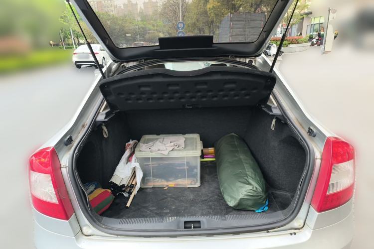 Used Skoda Octavia 2013 2.0L Automatic Yijie Edition Trunk