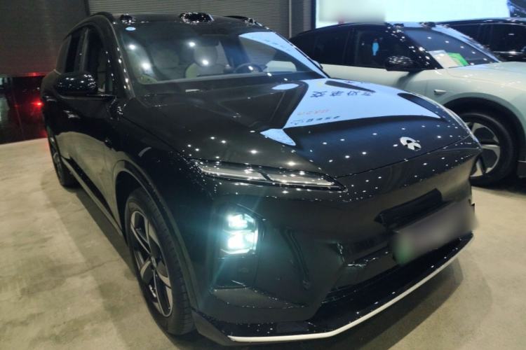 Used Nio ES6 2025 75 kWh Front Right 45 Deg