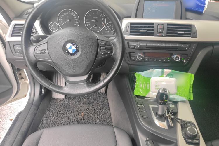Used BMW 3 Series 2015 320Li Fashion Model Steering Wheel