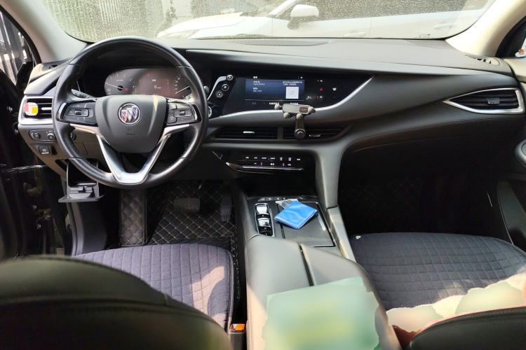 Used Buick Enclave 2020 28T Two-Wheel Drive Zhanqi Version Center Console