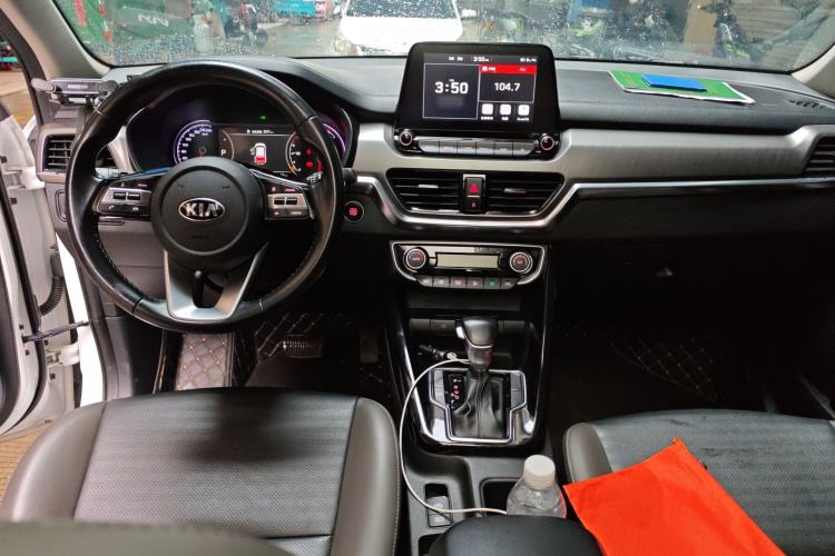 Used Kia Sportage R 2019 2.0L Automatic Smart Luxury Edition Center Console