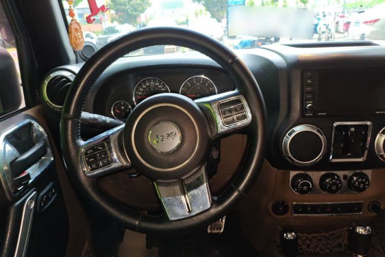 Used Jeep Wrangler 2013 3.6L Rubicon four-door model Steering Wheel