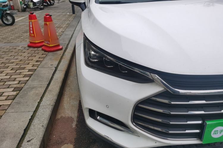 Used BYD Tang 2018 2.0T Automatic SmartConnect Prestige 7-Seater China V Standard Right Front Headlight