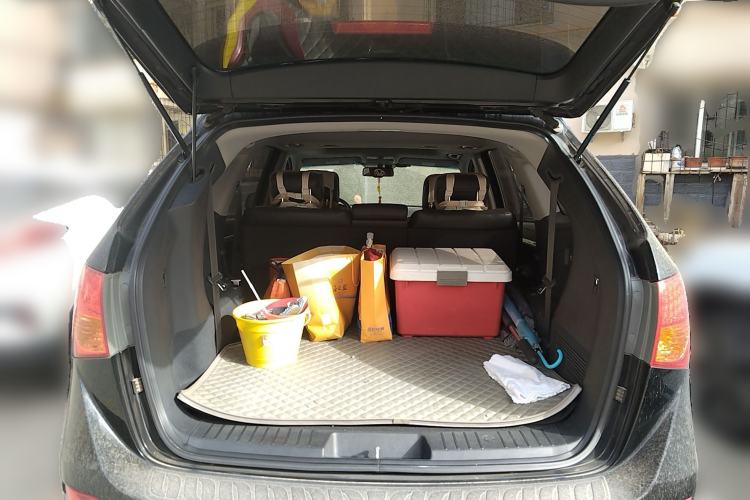 Used Hyundai Veracruz 2009 3.8L Comfort Edition Trunk