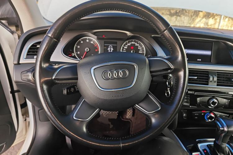 Used Audi A4L 2016 30 TFSI Collector's Edition Automatic Comfort Model Steering Wheel