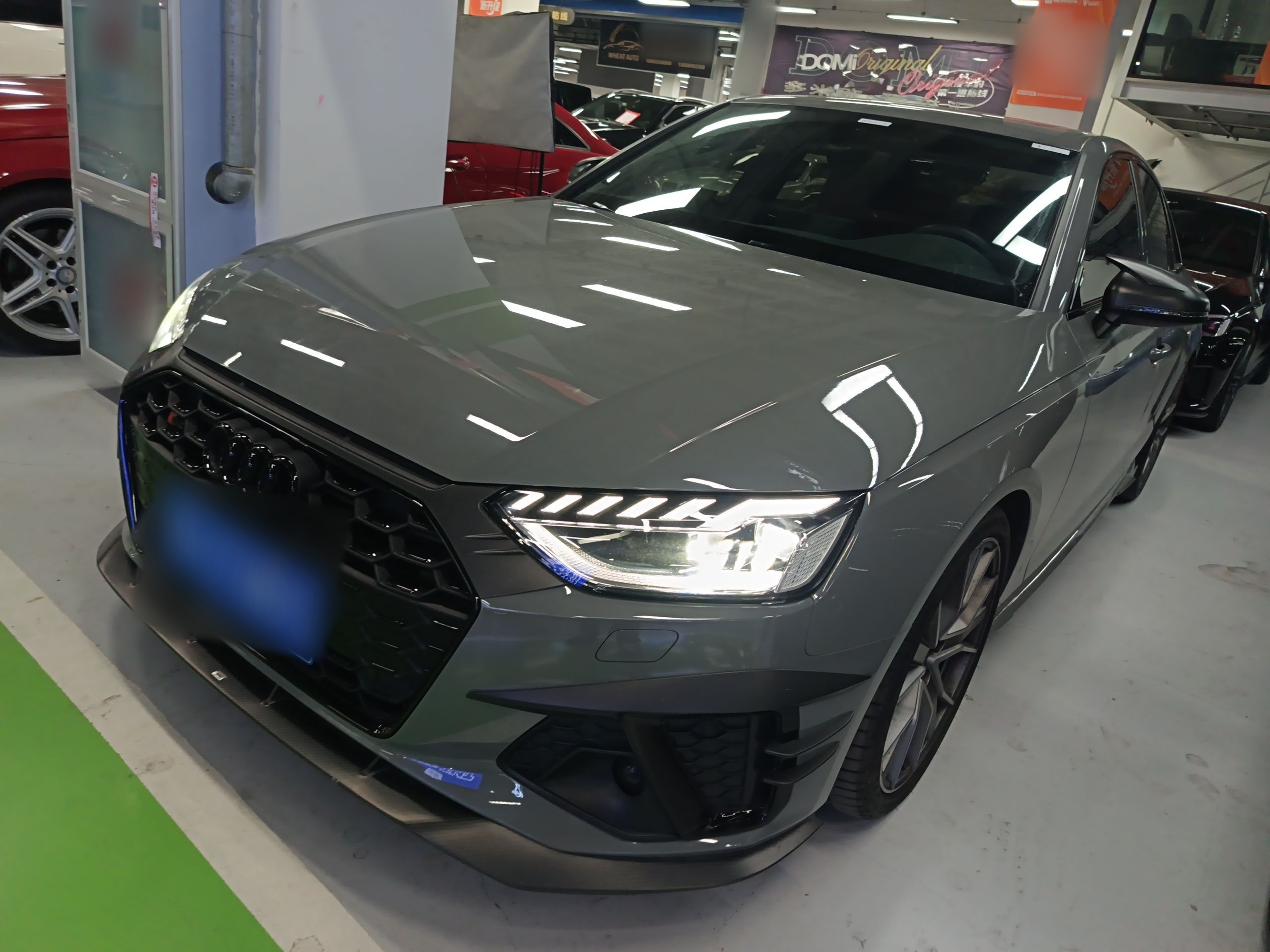 Под передней частью автомобиля