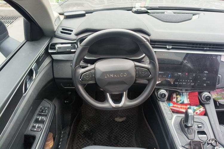 Used Lynk & Co 01 2021 2.0TD Two-Wheel-Drive Pro Trim Steering Wheel