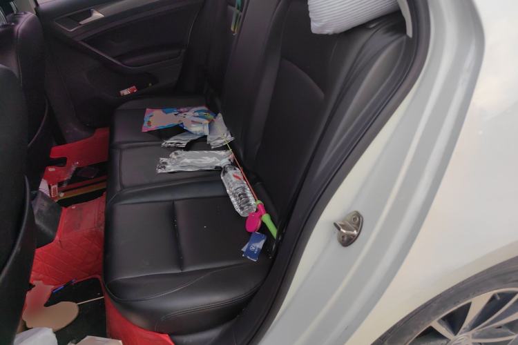 Used Volkswagen Golf 2016 1.6L Automatic Fashion Model
