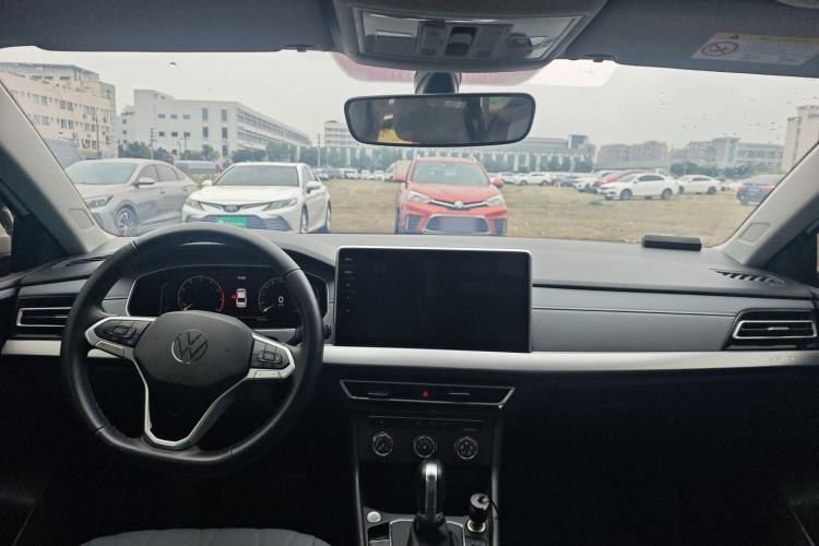 Used Volkswagen Lavida 2023 1.5L Automatic 5 Million Edition Center Console