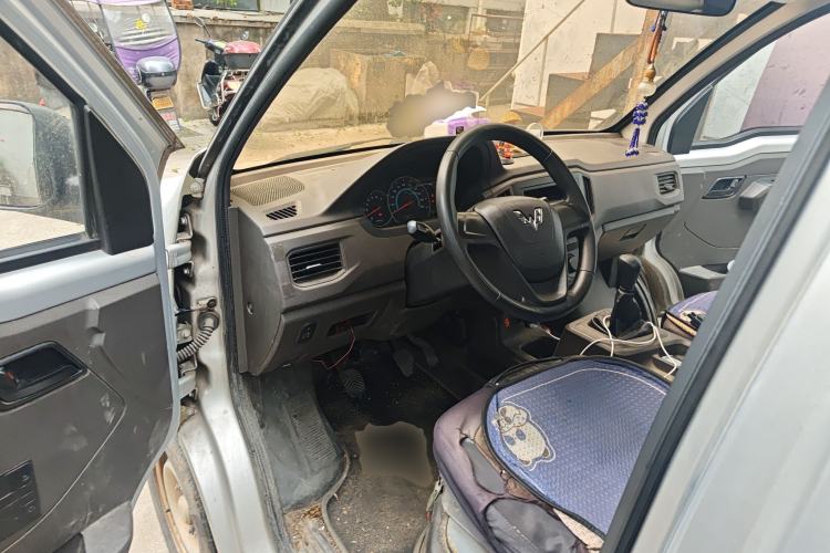 Used Wuling Rongguang New Truck 2019 1.8L Single-Row China VI LJ479Q6 Driver Seat