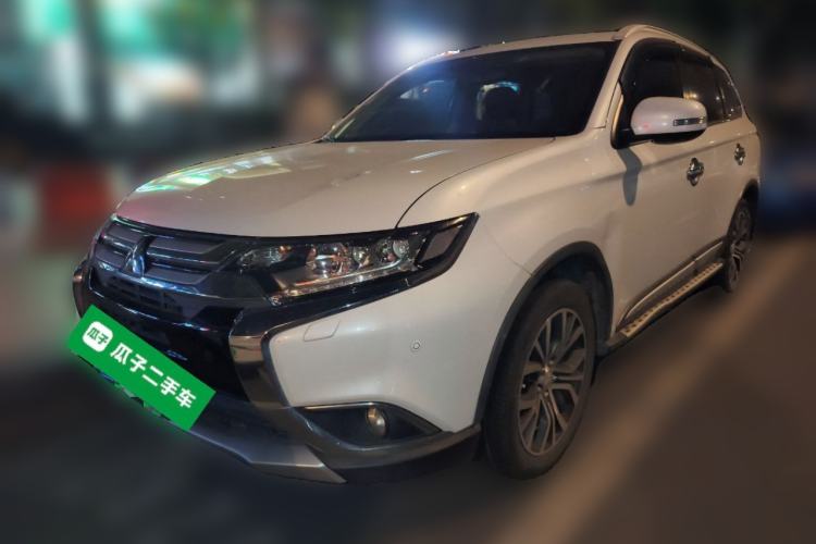 Used Mitsubishi Outlander 2016 2.4L 4x4 Luxury Edition 7-Seater