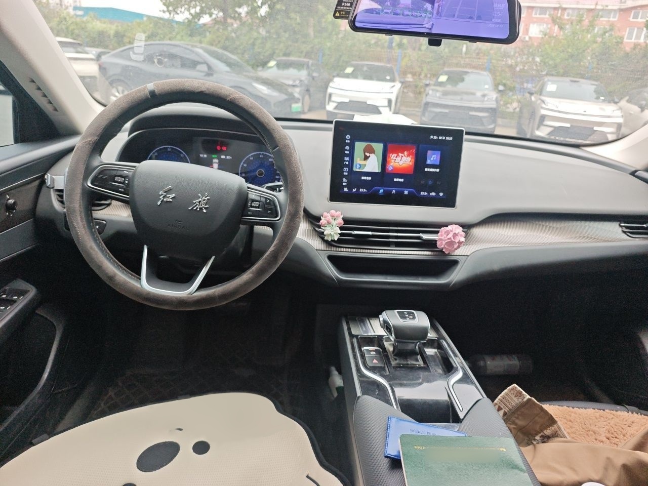 Hongqi E-QM5 2023 Revised Version Basic Travel Edition — снимка 18