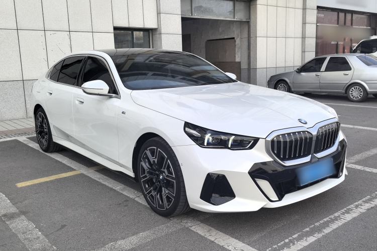 Used BMW 5 Series 2024 530Li Luxury Edition M Sport Package Exterior 5