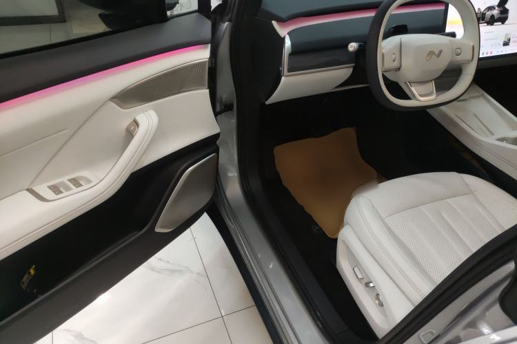 Used ONVO L60 2024 60 kWh Rear-Drive Version
