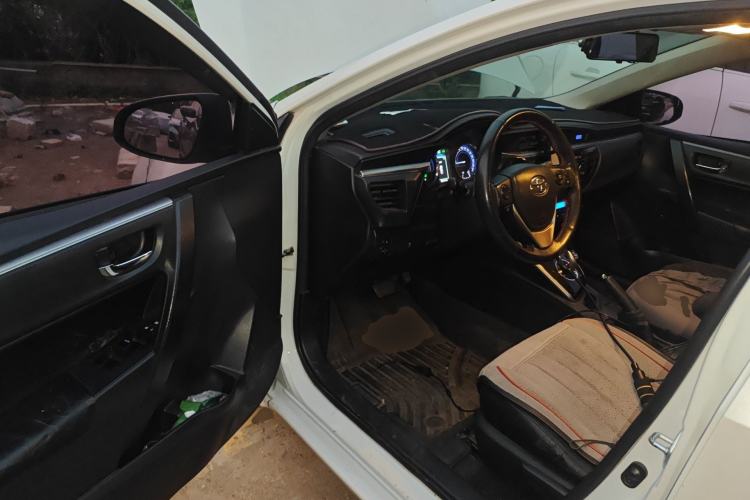 Used Toyota Levin 2016 Dual-Engine 1.8H GS E-CVT Elite Model with Sunroof Driver Seat