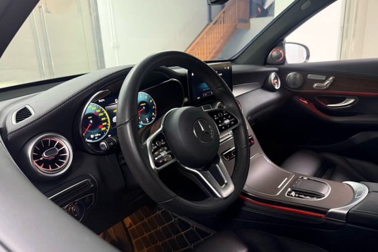 Used Mercedes-Benz GLC 2021 GLC 300 L 4MATIC Dynamic Model Interior 3