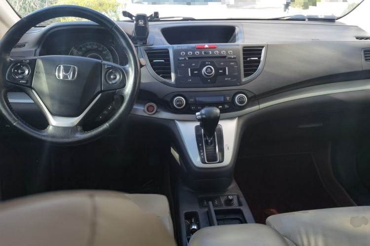 Used Honda CR-V 2012 2.4L four-wheel drive luxury version Center Console