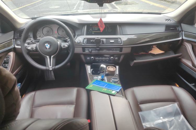 Used BMW 5 Series 2014 525Li Luxury Design Package Center Console