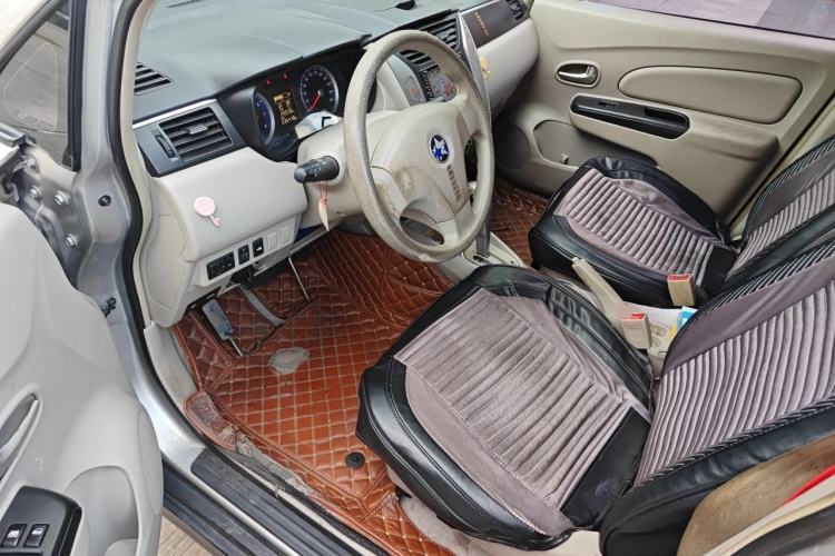 Used Venucia D50 2015 1.6L Automatic Fashion Edition
