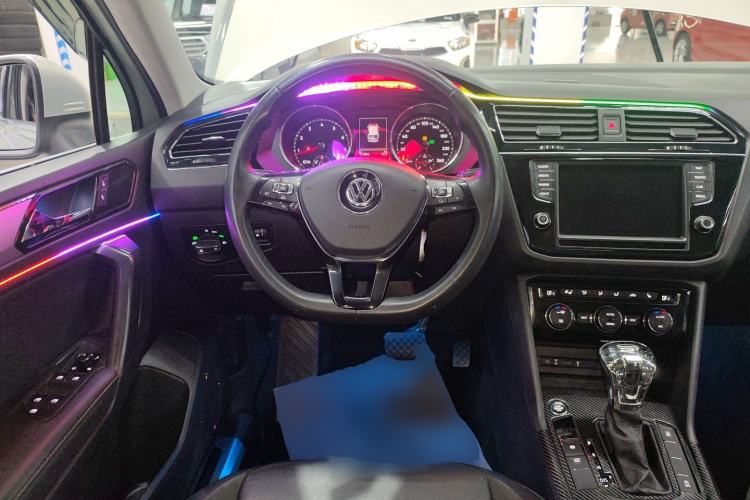 Used Volkswagen Tiguan L 2018 330TSI Automatic Two-Wheel Drive Luxury Edition Steering Wheel