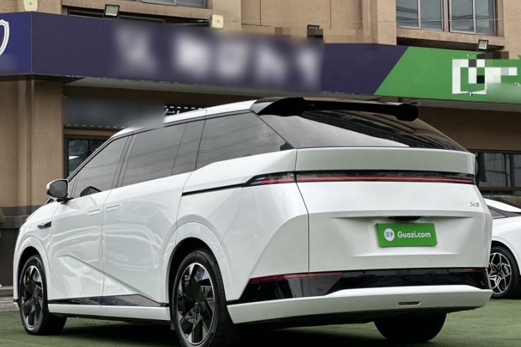 Used XPeng X9 2024 610 Long-Range Pro
