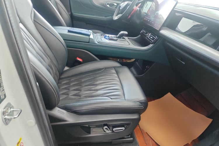 Used GAC Trumpchi GS8 2022 Linghang Series 2.0 TGDI Two-Wheel-Drive Luxury Smart Connectivity Version (7 Seats)