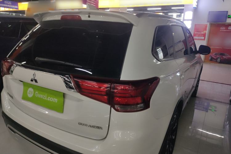 Used Mitsubishi Outlander 2020 2.0L Two-Wheel Drive Enjoyment Version 5 Seats Rear Right 45 Deg