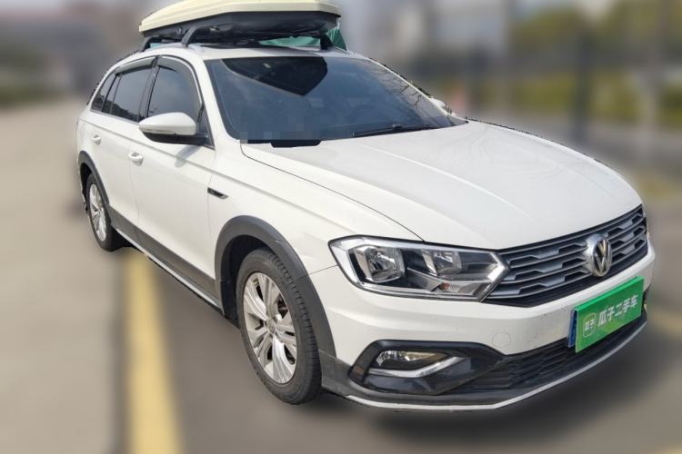 Used Volkswagen C-TREK 2017 1.6L Automatic Comfort Model Front Right 45 Deg