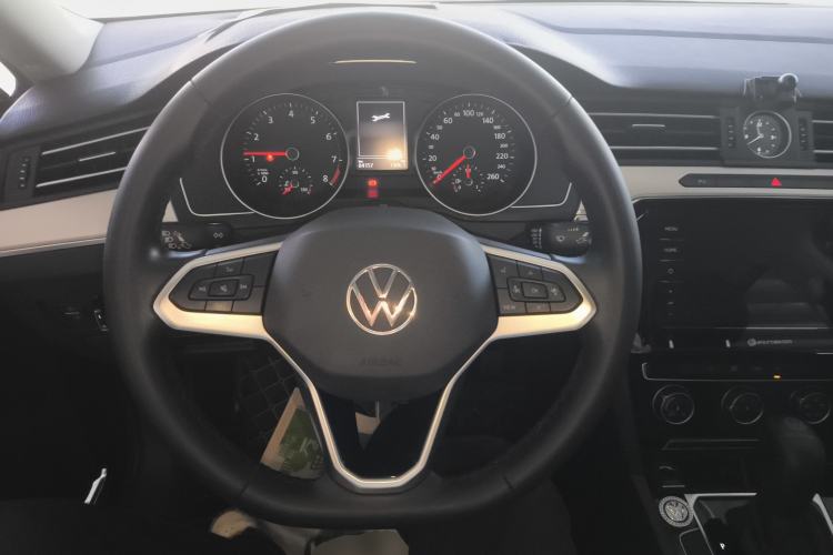 Used Volkswagen Magotan 2020 280TSI DSG Comfort Edition Steering Wheel