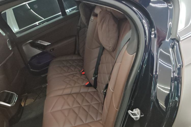 Used BMW 7 Series 2023 740Li Leading Model M Sport Package Left Rear Seat