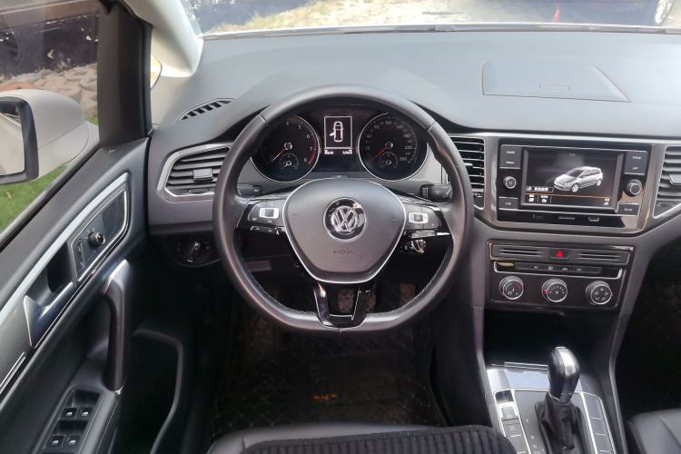 Used Volkswagen Golf Sportsvan 2018 230TSI Automatic Trend Edition Steering Wheel