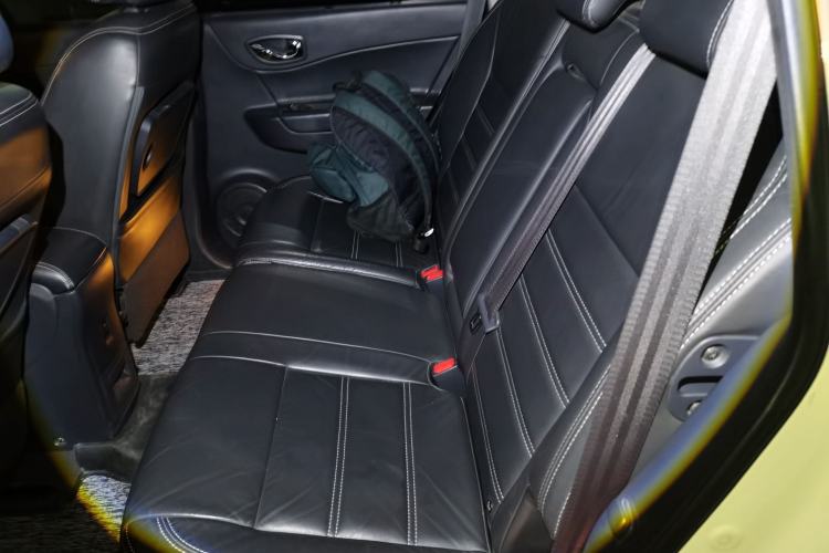 Used Renault Koleos 2012 2.5L Two-Wheel Drive Luxury Navigation Edition
