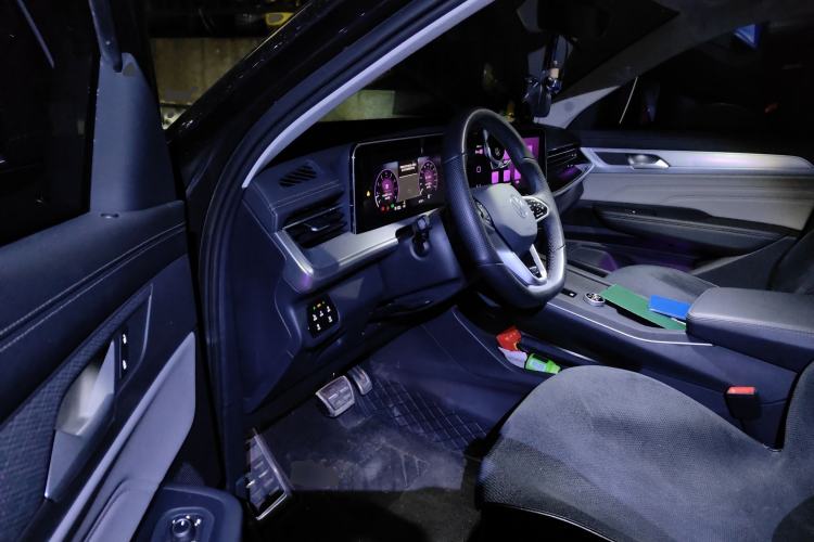 Used Volkswagen Tavendor 2023 380TSI Four-Wheel Drive R-Line Cruise Edition
