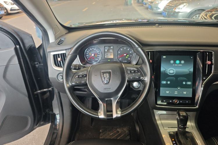 Used Roewe RX5 2018 20T Two-Wheel Drive Automatic Internet Smart Edition
