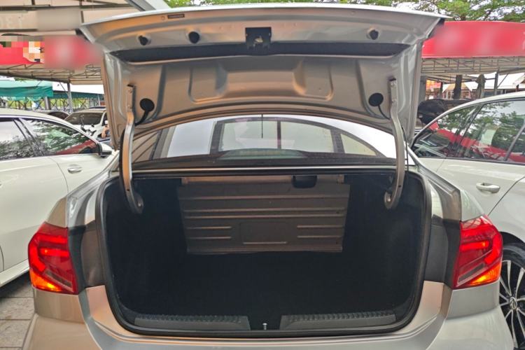 Used Volkswagen Jetta 2017 1.5L Automatic Comfort Model Trunk