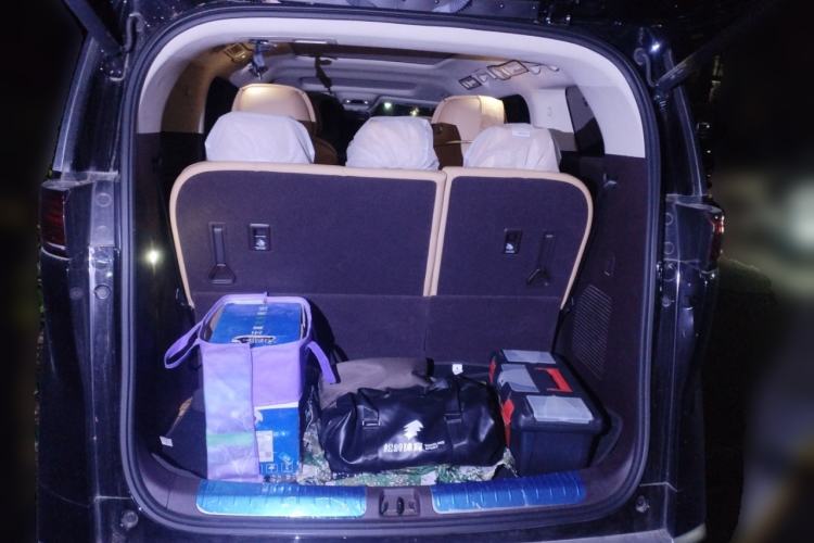 Used Denza D9 2024 DM-i 980 Four-Wheel Drive Flagship Model
