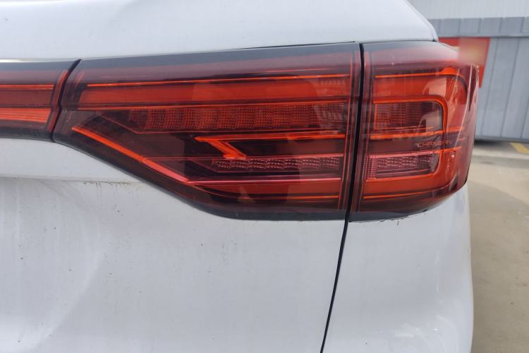 Used CHANGAN CS75 2021 Honor Million Edition 280T DCT Luxury Model Right Rear Taillight